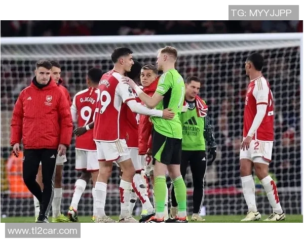 英超激战：尤文图斯险胜阿森纳神扑引发争议判罚全场沸腾