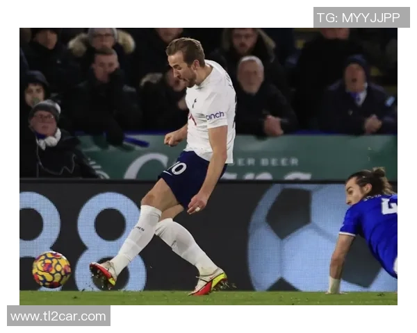 英超经典对决曼联逆转热刺神扑瞬间成比赛转折点 英超经典对决曼联逆转热刺神扑瞬间成比赛转折点