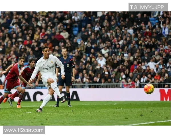 西甲激战拜仁与AC米兰战平红牌事件引发全场热议与十大精彩进球回顾 西甲激战拜仁与AC米兰战平红牌事件引发全场热议与十大精彩进球回顾