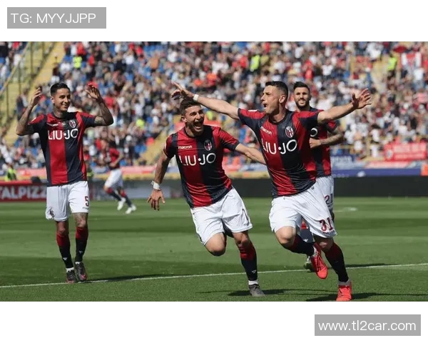 友谊赛精彩回顾：里昂小胜AC米兰全场沸腾瞬间解析