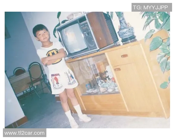 小姚明照片引发热议网友纷纷点赞小巨人的成长历程与未来期待