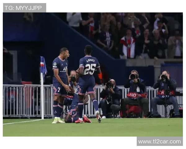 意甲精彩对决莱比锡大胜巴黎圣日耳曼六个进球引爆全场热情