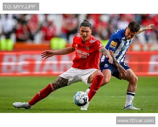 英超惊现冷门本菲卡逆转巴黎圣日耳曼神奇扑救点燃全场激情