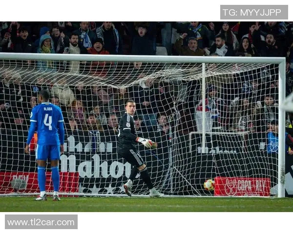 国王杯焦点战：多特蒙德与皇马激战成平局乌龙球引发全场热议