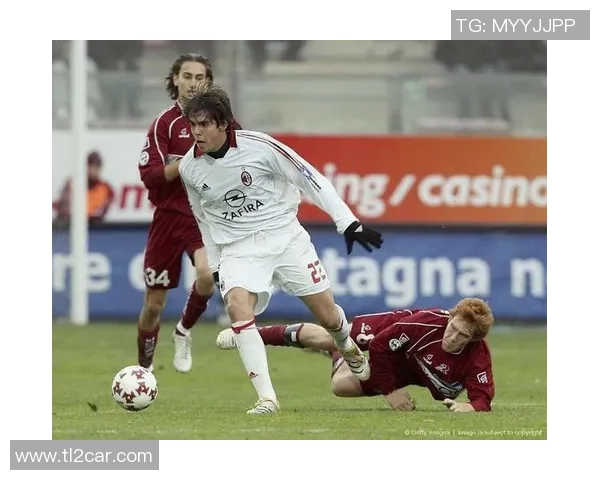 拜仁狂胜AC米兰五球大捷帽子戏法点燃世界杯激情瞬间