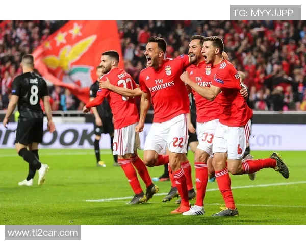 足总杯激战：拜仁逆转本菲卡上演惊心动魄的帽子戏法盛宴