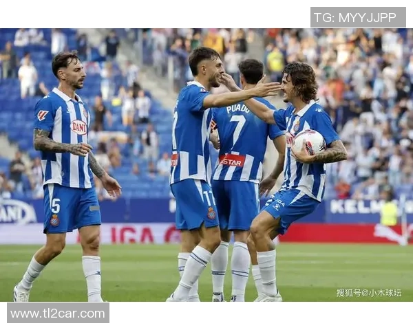 西甲焦点战AC米兰大胜波尔图帽子戏法引发转会热议